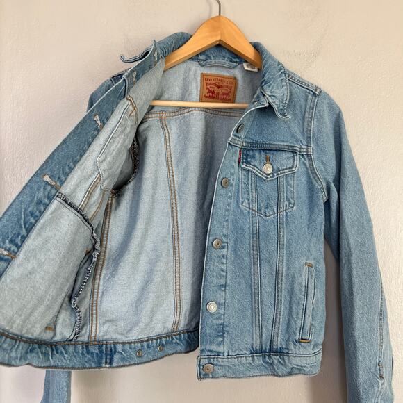 Levi Strauss Co Classic Original Trucker Jacket Denim Light Wash Women's Size M - Picture 4 of 13